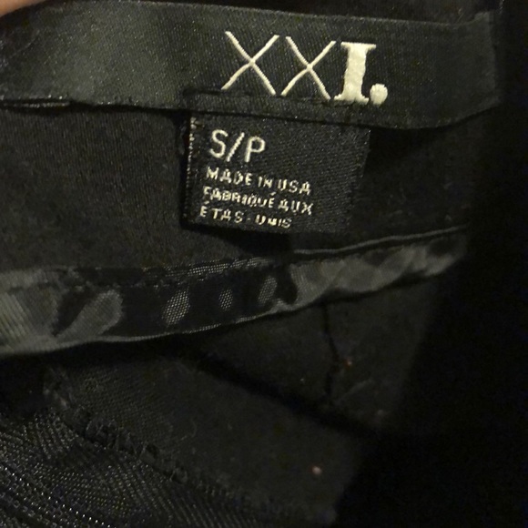 A black skirt! - Picture 3 of 4